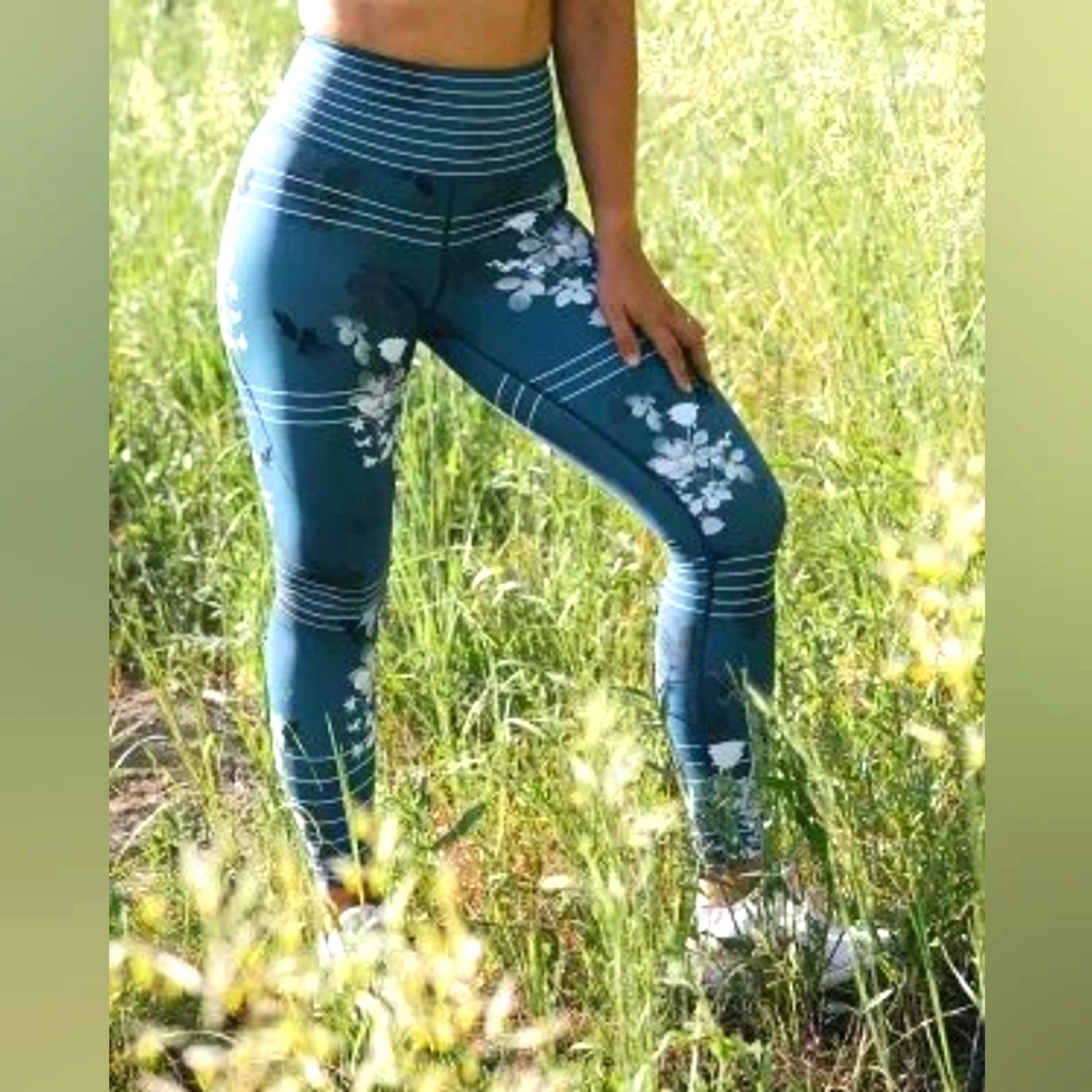 Zyia Active Floral Striped High Waisted Light N Tight Leggings Small